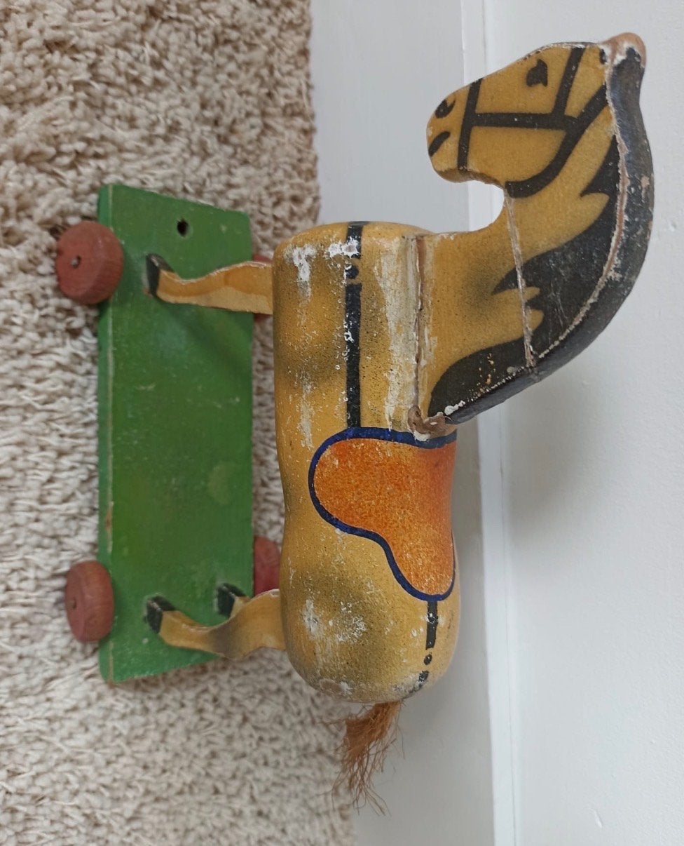 Antiek houten paardje op wielen - Decoratief speelgoed, Ophalen of Verzenden