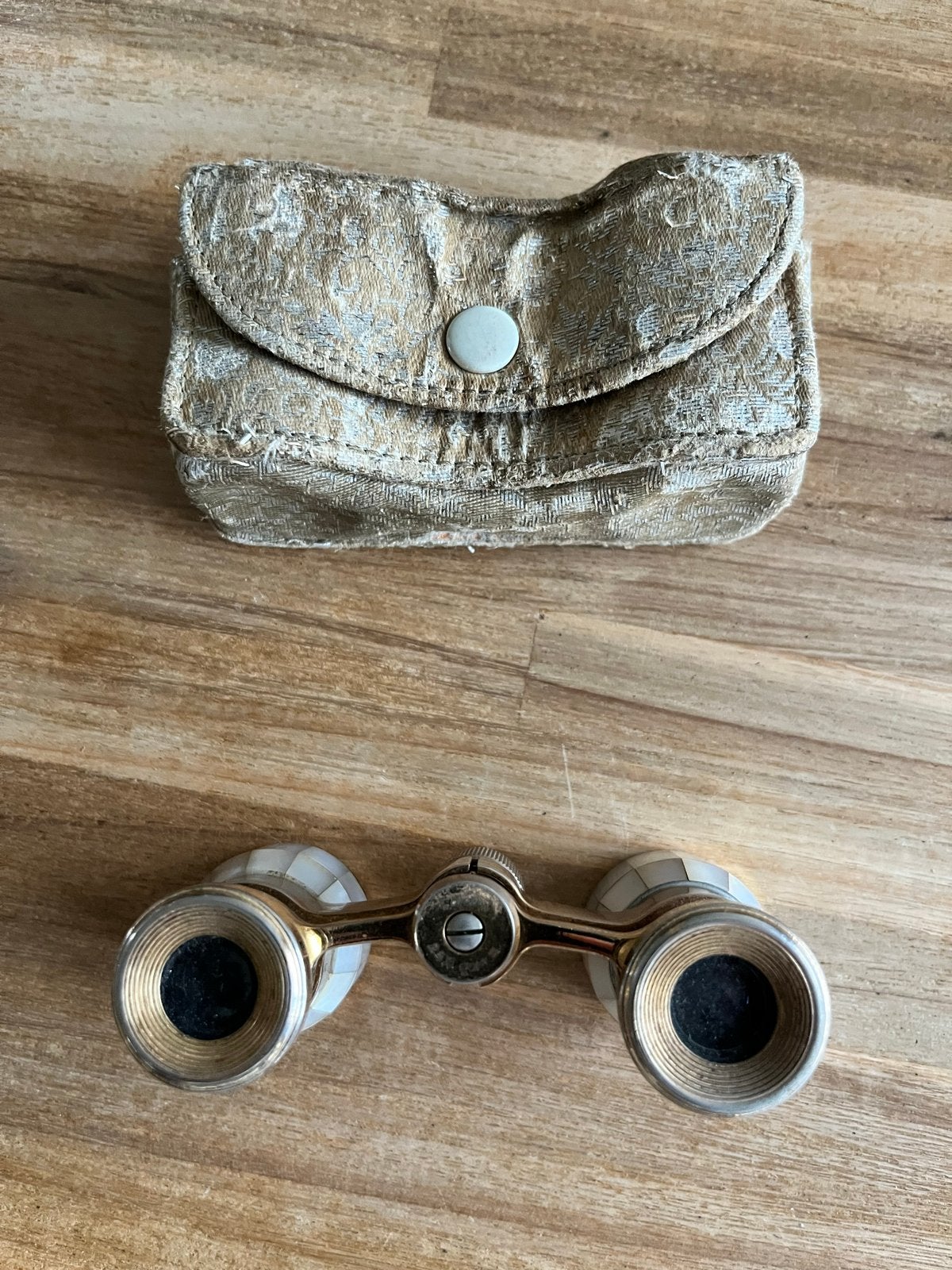 Antieke Opera Kijker met Parelmoer en Hoesje, Gebruikt, Minder dan 8x, Overige typen, Ophalen of Verzenden