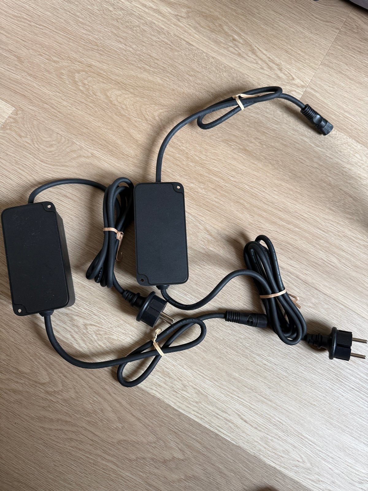 Philips Hue Outdoor 40W Voeding / Adapter - Nieuw - 2 stuks, Minder dan 50 watt, Aluminium, Ophalen of Verzenden, Netvoeding