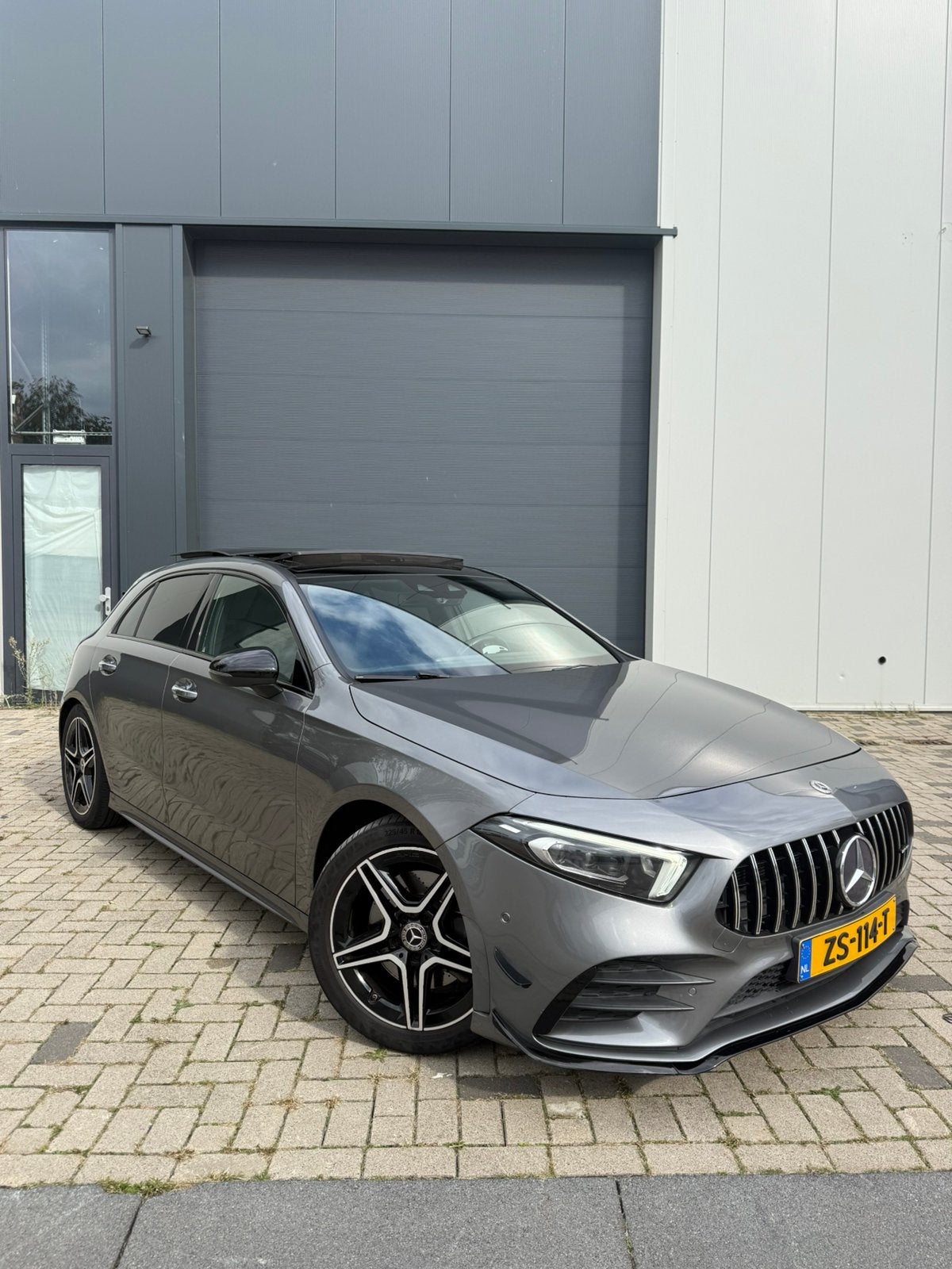 Mercedes-Benz A 220 250PK 7G-DCT | 2019 | AMG | Premium P, Auto's, Alcantara, Particulier, Zilver of Grijs, 725 kg