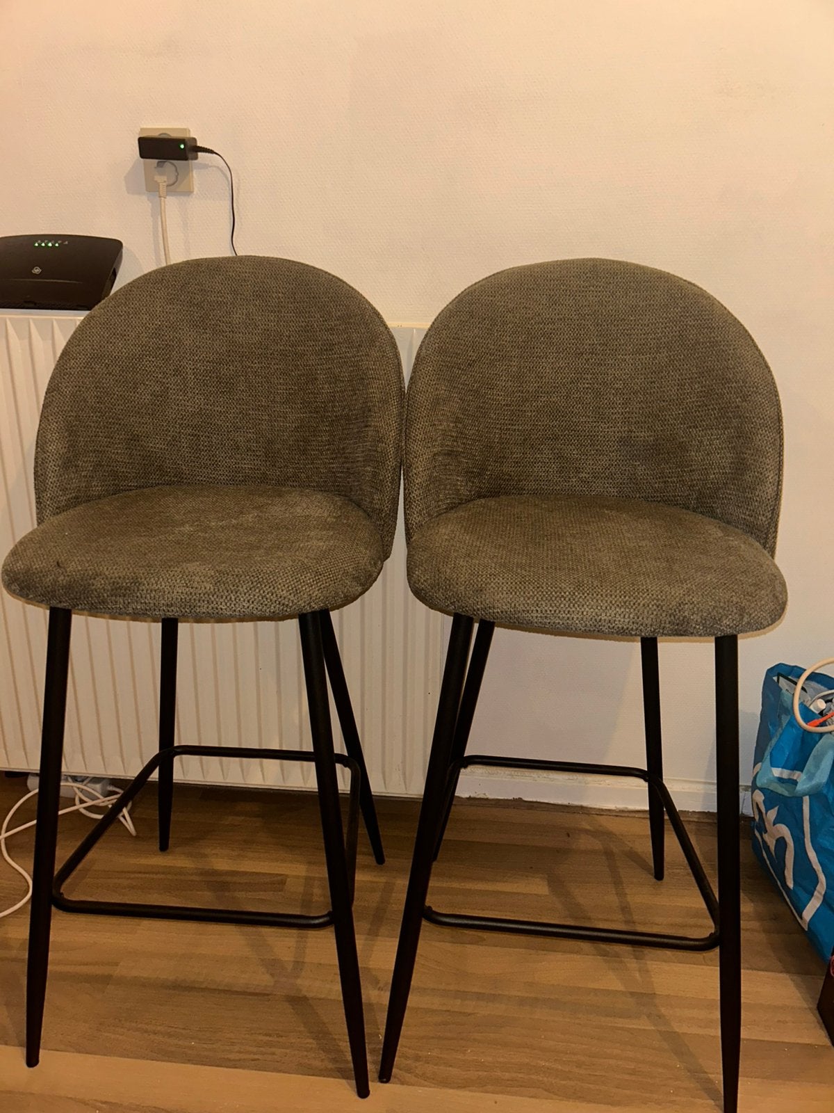 Set van 2 olijfgroene barkrukken – modern & stijlvol