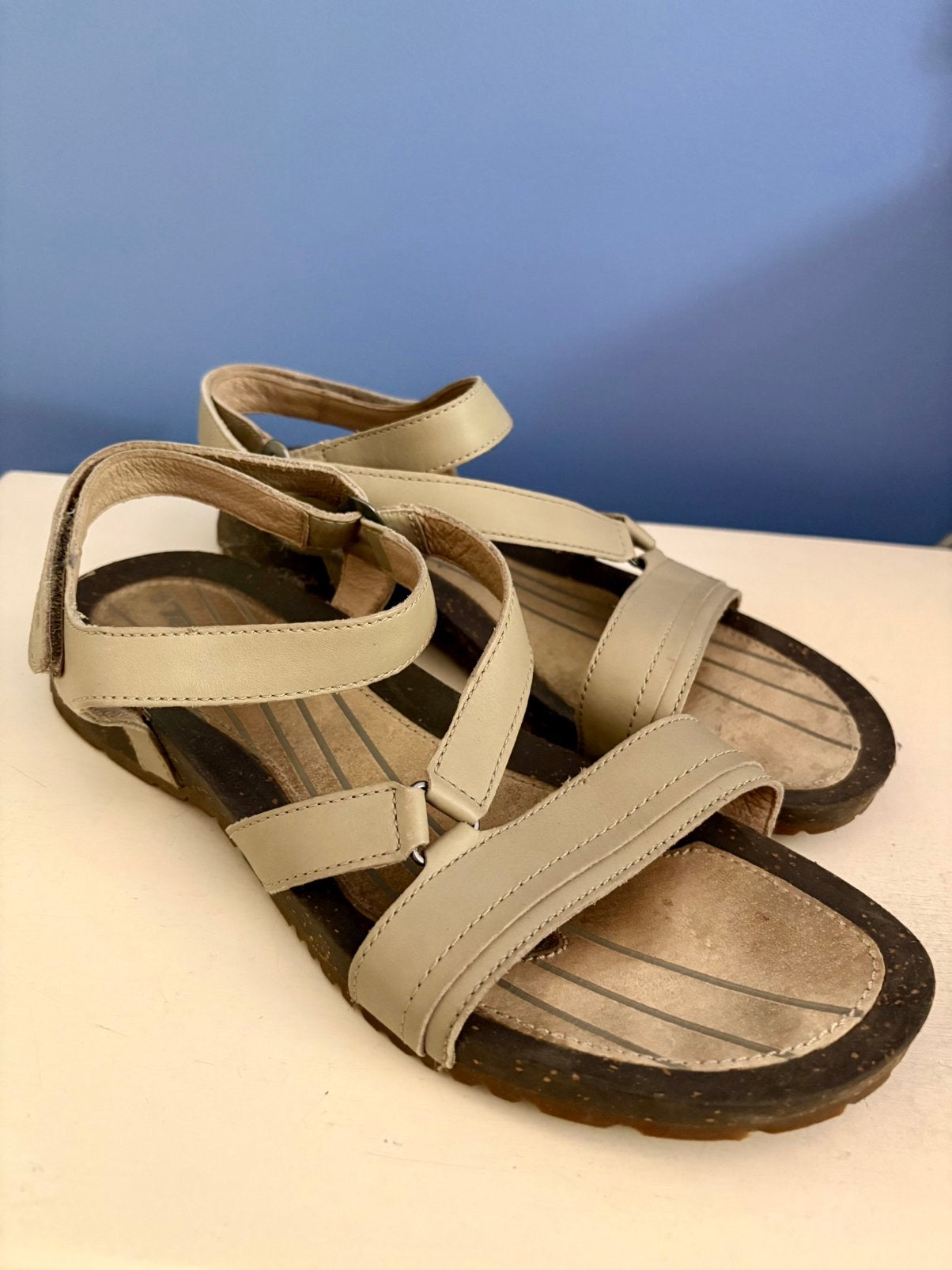 Teva sandaal maat 41 leer beige grijs, Kleding | Dames, Schoenen, Beige, Zo goed als nieuw, Sandalen of Muiltjes, Ophalen of Verzenden