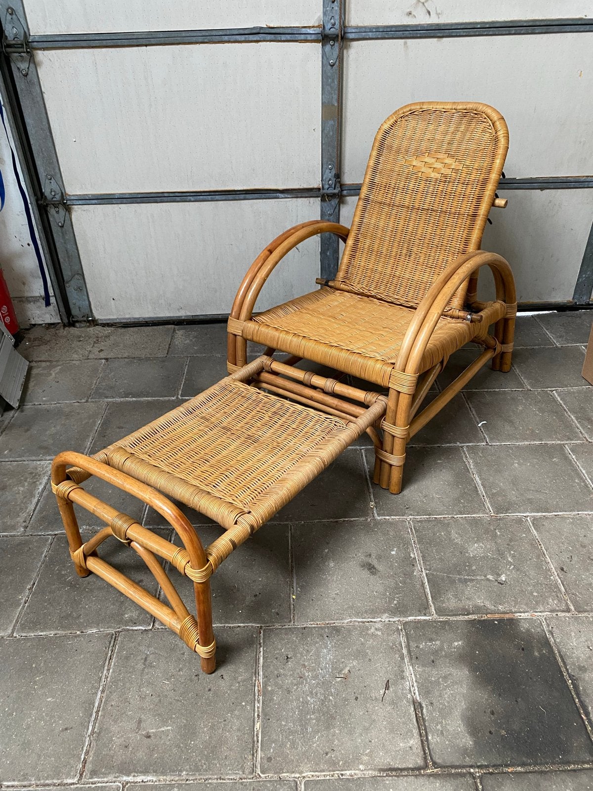 rotan ligstoel met voetenbank, Huis en Inrichting, Stoelen, Ophalen, Overige kleuren, Riet of Rotan, Zo goed als nieuw