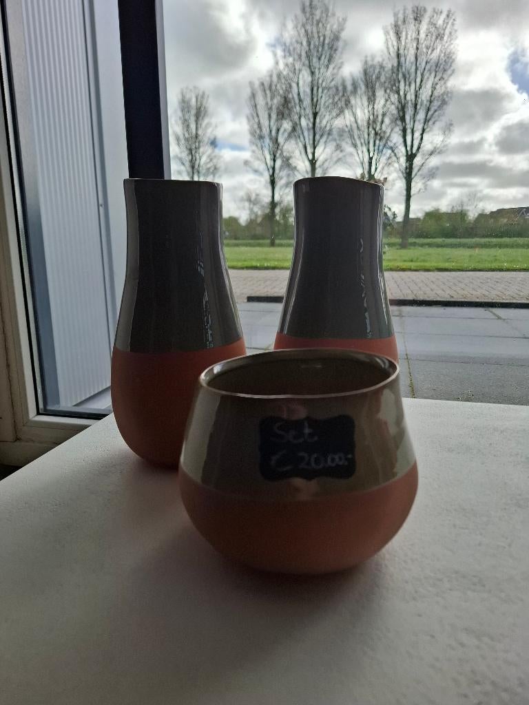 vaasjes, Ophalen, Overige kleuren, Aardewerk of Porselein, Zo goed als nieuw
