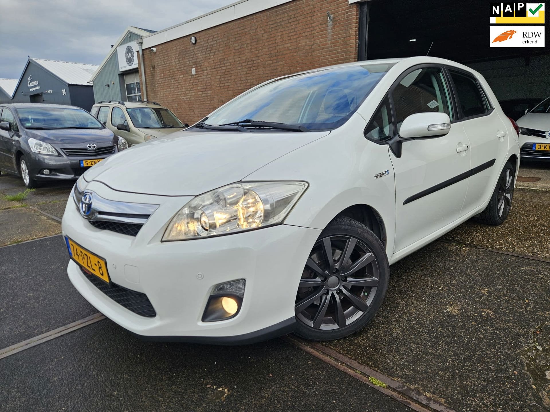Toyota Auris Executive GARANTIE, Auto's, Euro 5, Gebruikt, 4 cilinders, Wit
