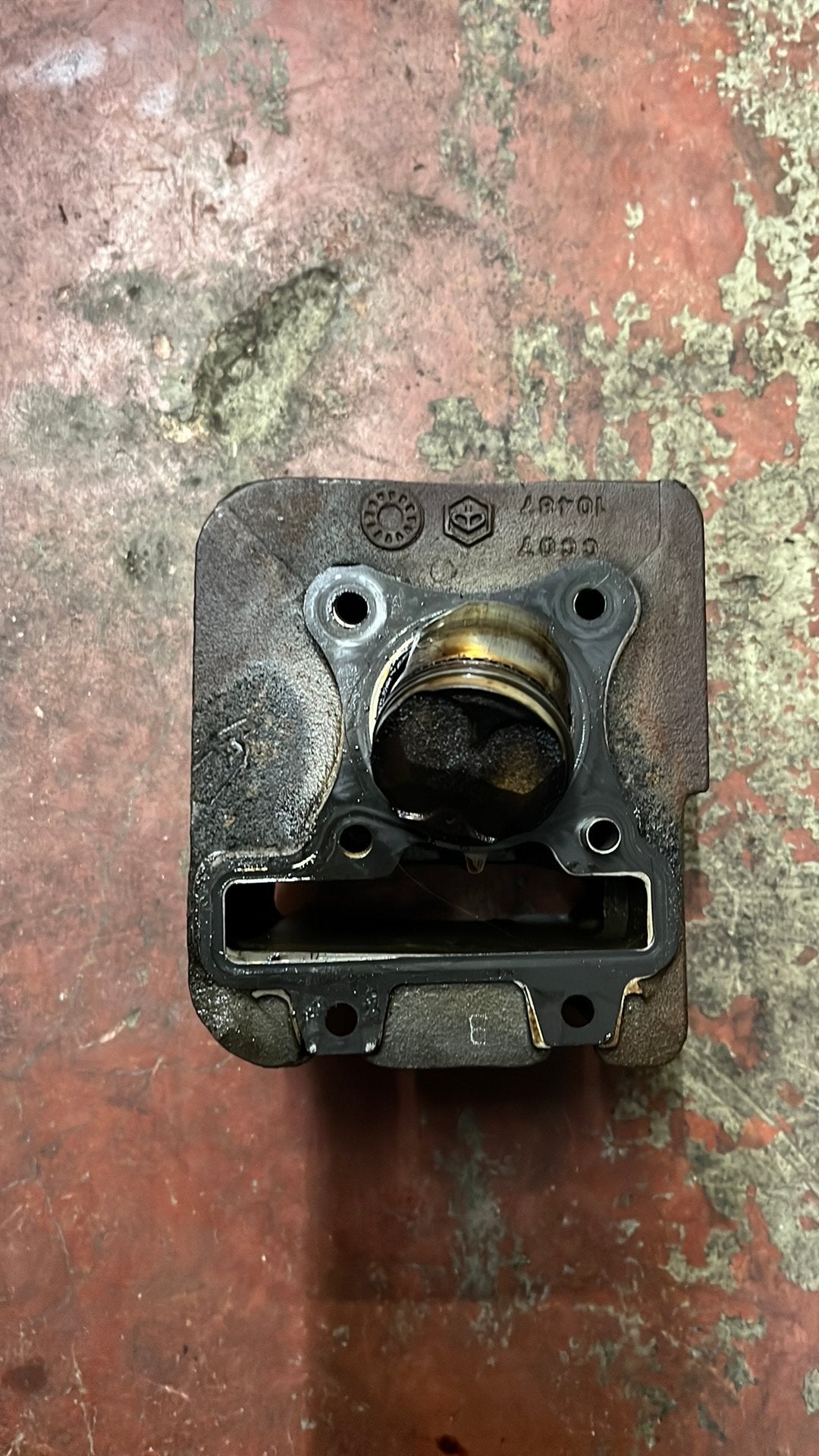Tekoop 4v 4t cilinder met zuiger vespa sprint lx, Ophalen of Verzenden, Zo goed als nieuw, Cilinder