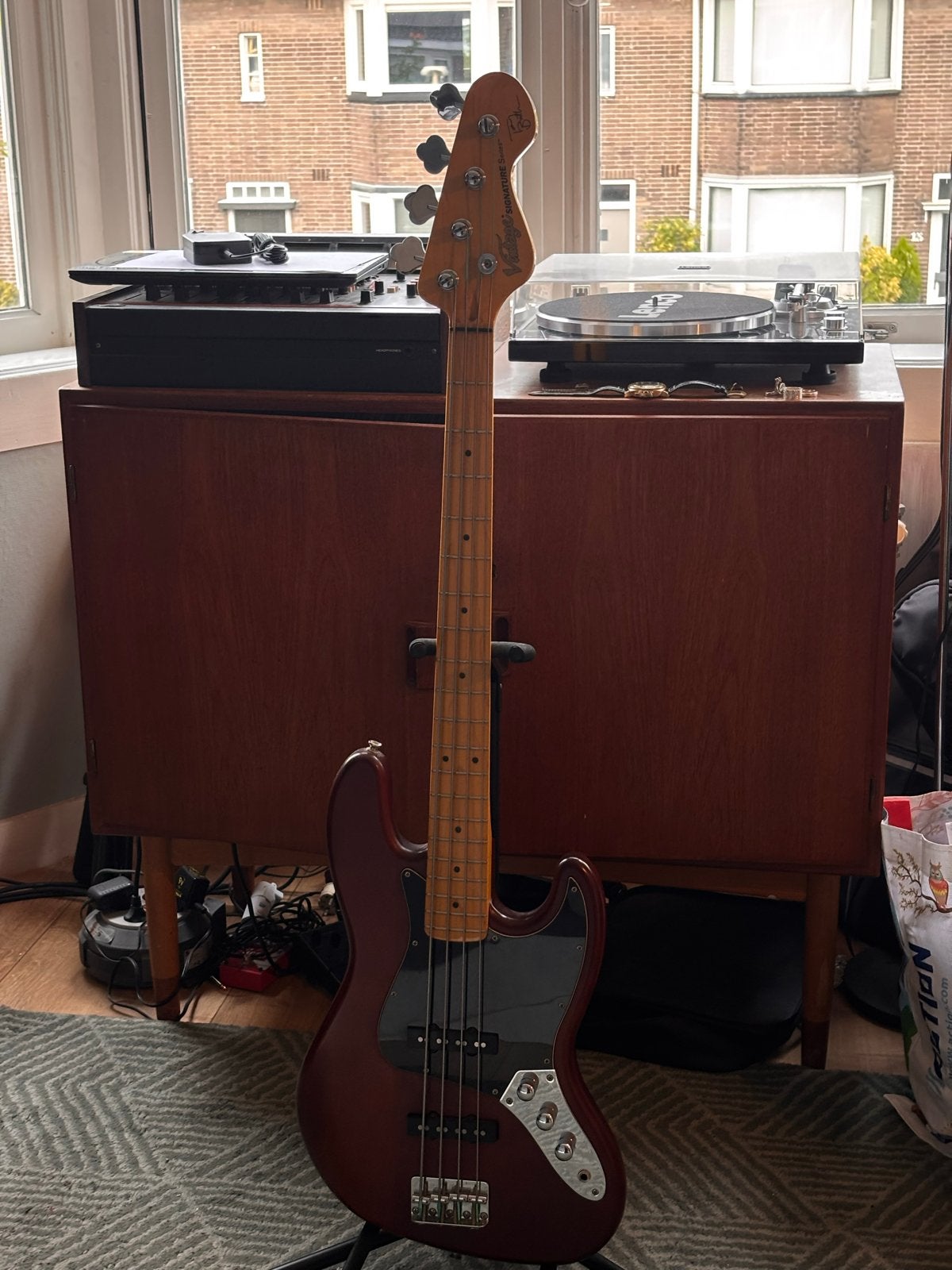 Squier Fender Elektrische Bas - Walnut, Muziek en Instrumenten, Ophalen, Gebruikt, Elektrisch