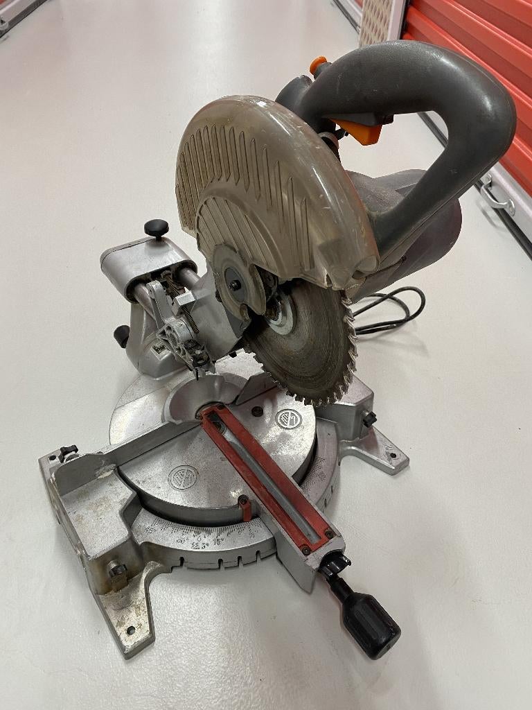 Afkortzaag / verstekzaag – elektrische zaag – werkt goed, Ophalen, Gebruikt, Afkortzaag, 30 tot 70 mm