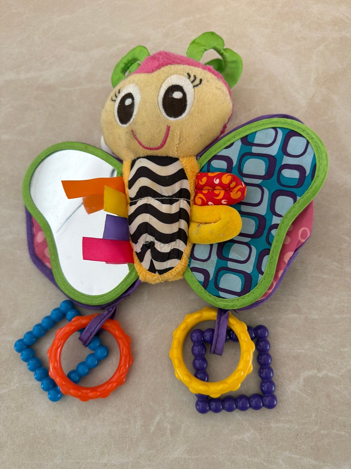 Playgro Vlinder Rammelaar met Bijtringen, Ophalen of Verzenden, Gebruikt, Rammelaar, Met geluid