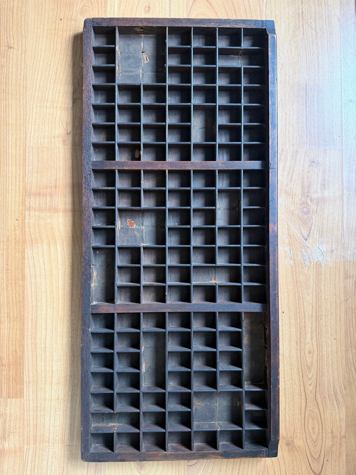 Antieke houten letterbak / zetterskast, Ophalen