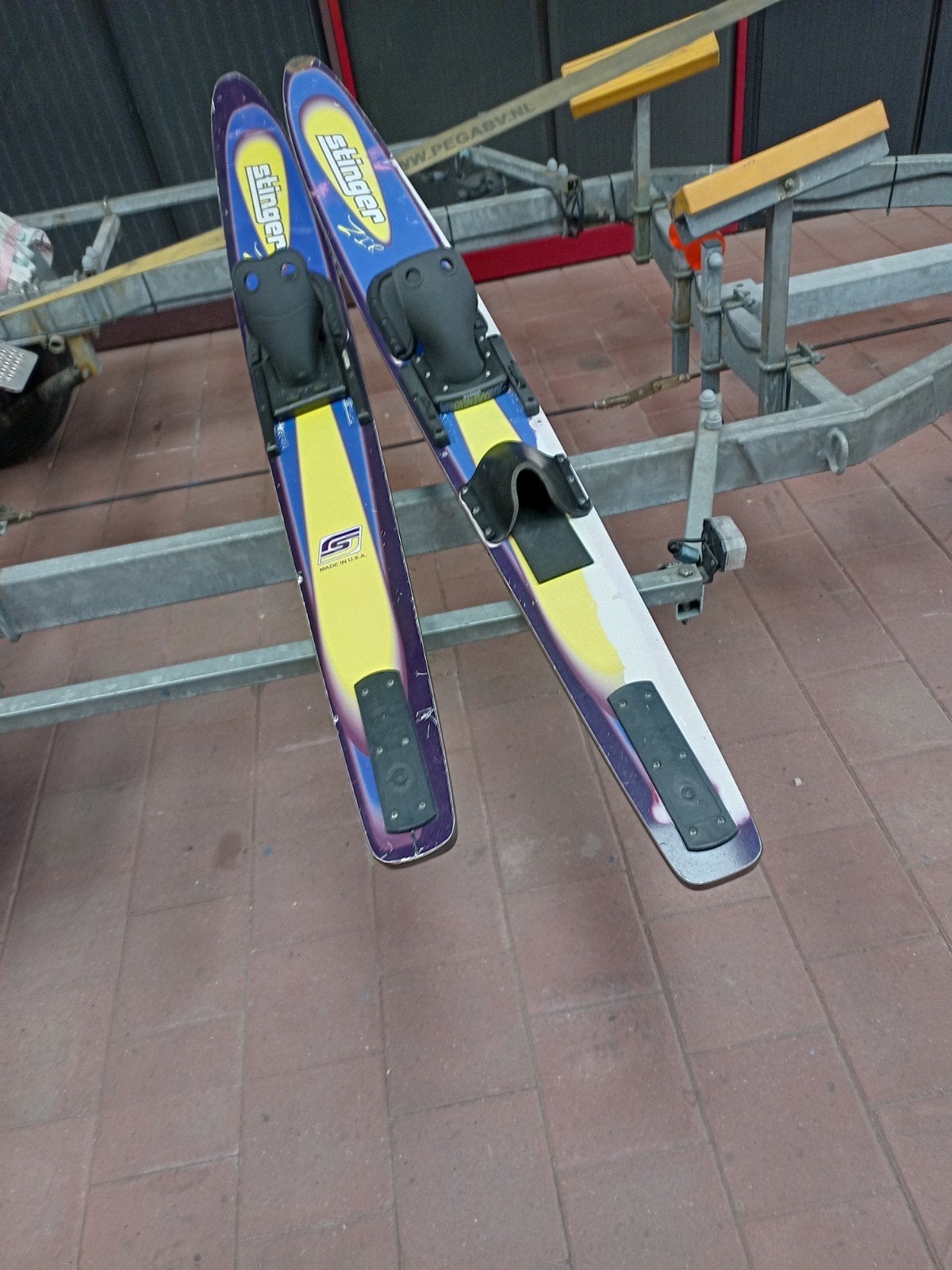 Stinger waterski's - Gebruikt maar in goede staat, Watersport en Boten, Waterski's, Ophalen, Gebruikt, 160 cm of meer, Waterski's