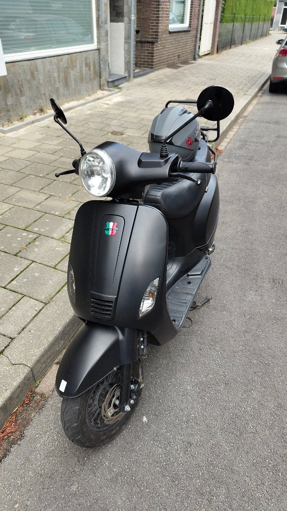 GTS Toscana 2024 Scooter, Overige merken, Ophalen of Verzenden, Zo goed als nieuw, Benzine