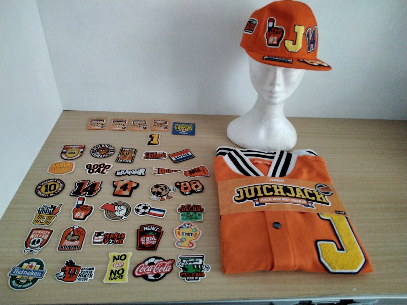 Juich jack S/ M + pet met emblemen. BESCHRIJVING LEZEN., Verzamelen, Supermarktacties, Lidl, Ophalen of Verzenden