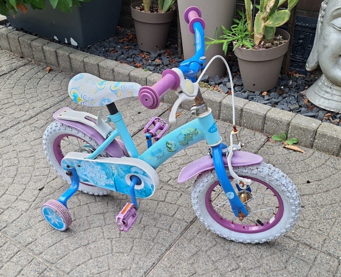 Kinderfiets Frozen met zijwieltjes, Fietsen en Brommers, Fietsen | Kinderfietsjes, Ophalen, Zijwieltjes, Velgrem, Frozen
