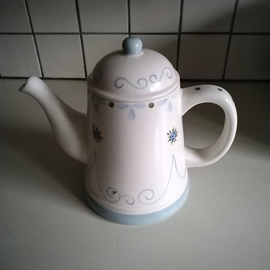 Jet douwe egberts zarah en noa tea for one's enz, Ophalen of Verzenden, Zo goed als nieuw, Overige stijlen, Kop(pen) en/of Schotel(s)