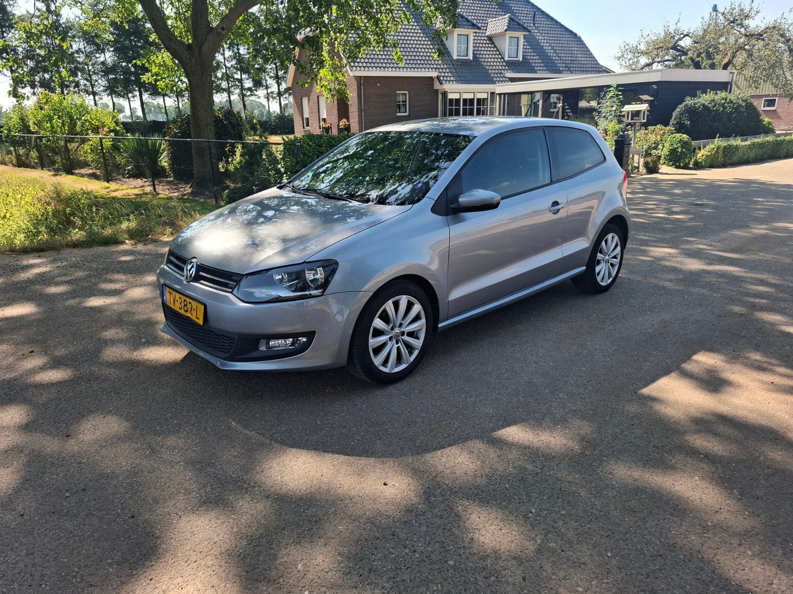 Volkswagen Polo 1.2 2011 Grijs ( met werk ), Auto's, Voorwielaandrijving, 967 kg, 40 €/maand, 1198 cc