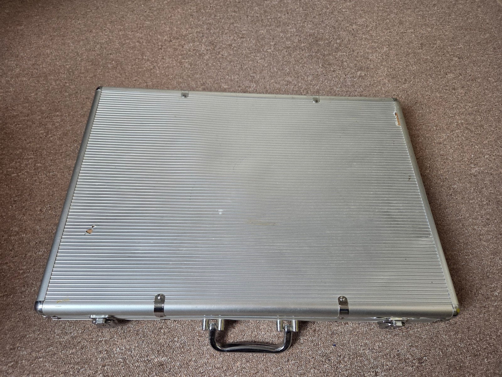 Houten koffertje met aluminium buitenkant., Ophalen of Verzenden, Gebruikt