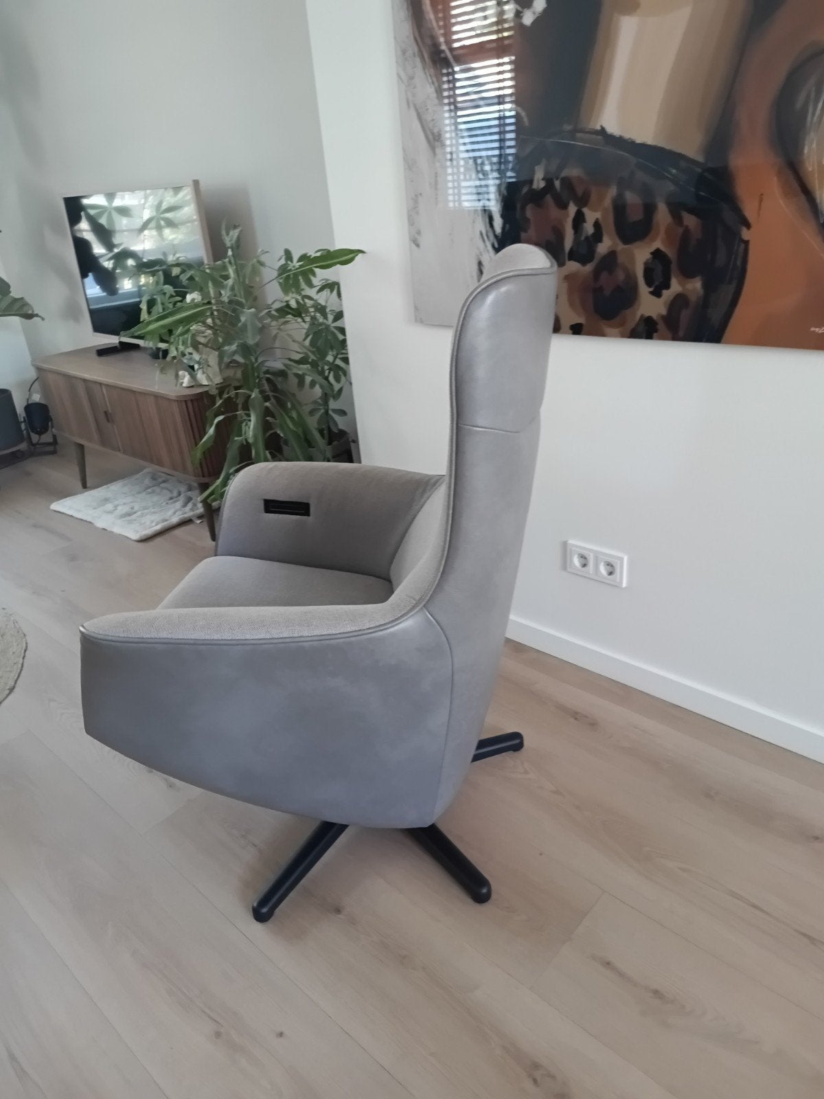 Twice pro Comfortabele relaxfauteuil met verstelbare rugleun, Ophalen, Modern, Comfortabel, 75 tot 100 cm, Zo goed als nieuw