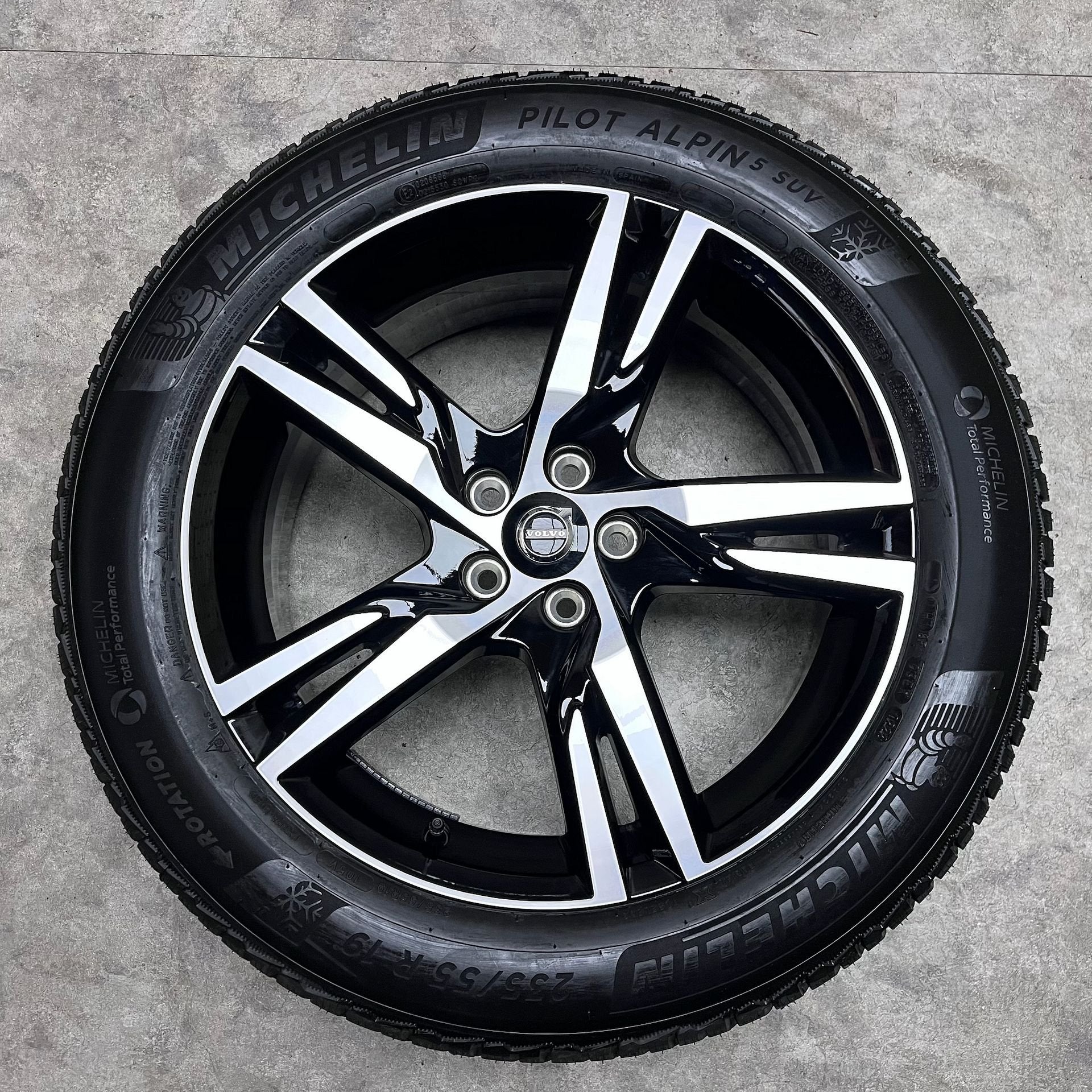 19 inch originele R Design velgen + winterbanden volvo XC60, Auto-onderdelen, 19 inch, Gebruikt, -, -