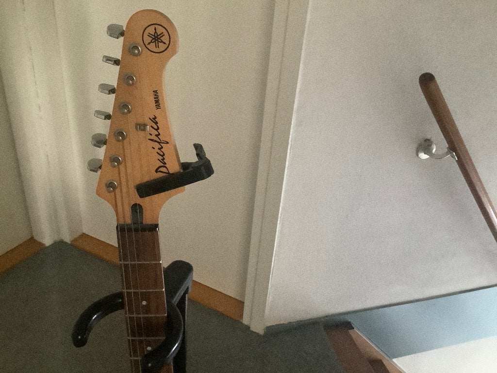 Foto 3 van Elektrische gitaar met versterker