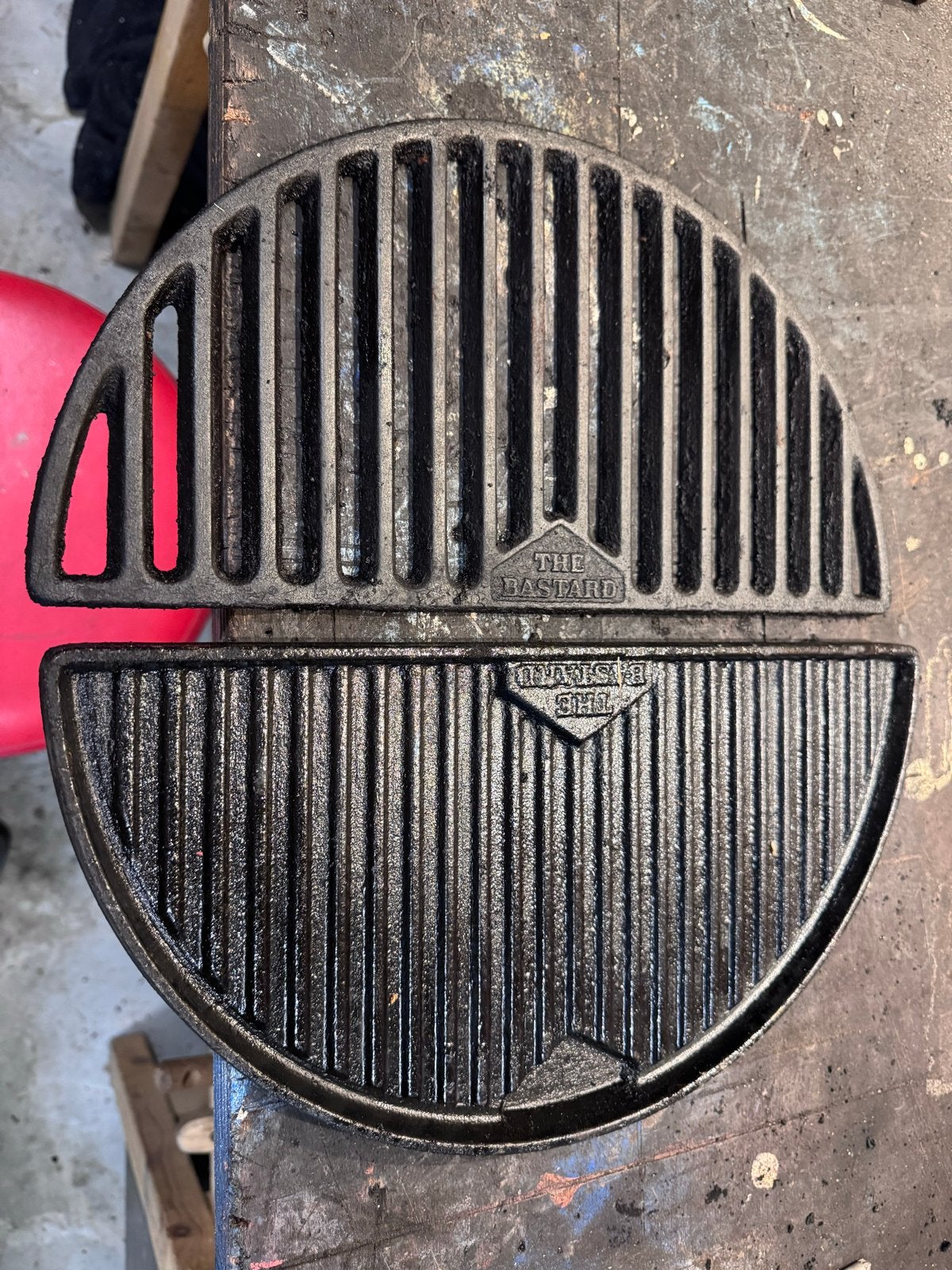 The Bastard Plancha en Gietijzeren Rooster Medium, Tuin en Terras, Ophalen, Gebruikt