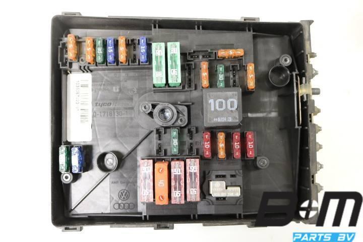 Zekeringkast in motorruimte VW Golf 5 1K0937125A, Gebruikt