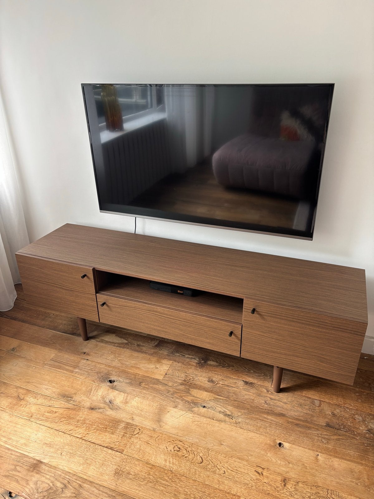 MADE. Scandinavisch design tv-meubel, Ophalen, 150 tot 200 cm, Zo goed als nieuw, Minder dan 100 cm