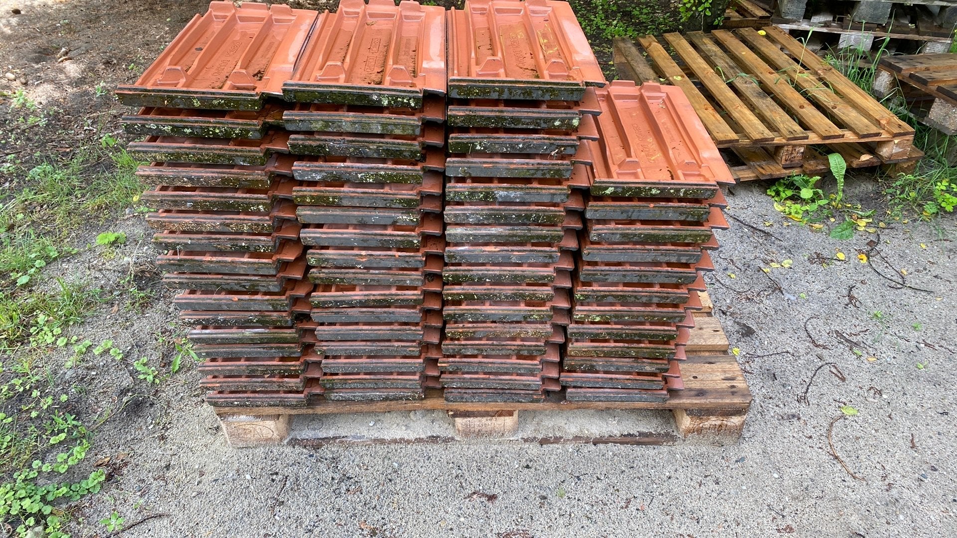 Platte antraciet dakpannen., Doe-het-zelf en Verbouw, Dakpannen en Dakbedekking, Ophalen, Steen of Klei, 15 m² of meer, Dakpannen