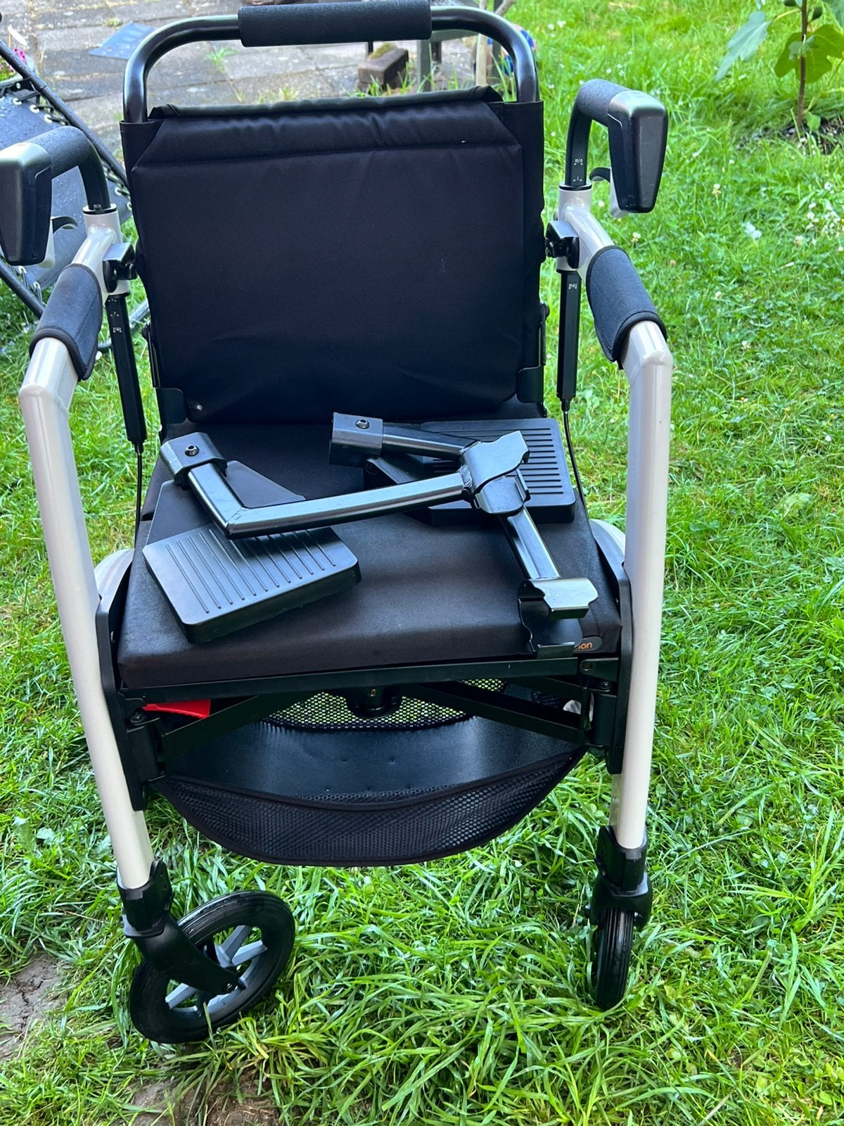Rollz Motion rolstoel/rollator, Ophalen, Zo goed als nieuw, Duwrolstoel