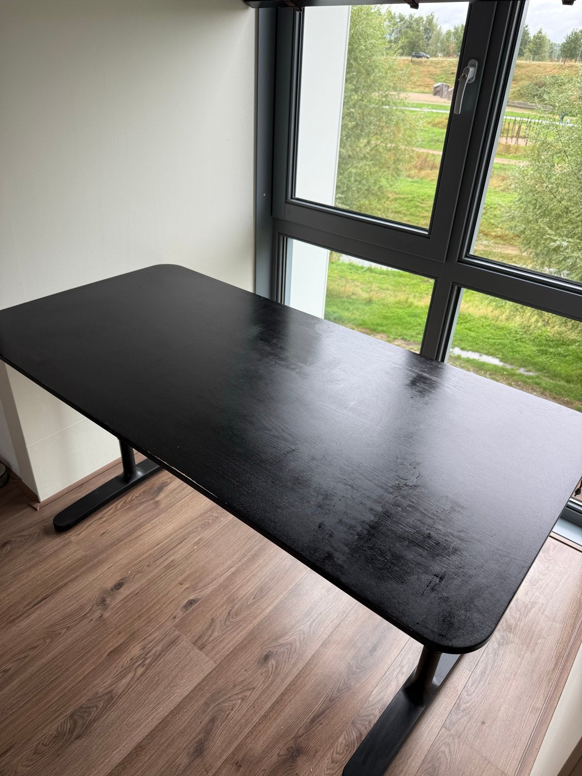 IKEA Bekant bureau - Zwart, 160x80 cm (moet weg!), Huis en Inrichting, Zit-sta bureau, 160 cm, Gebruikt, Spaanplaat of MDF
