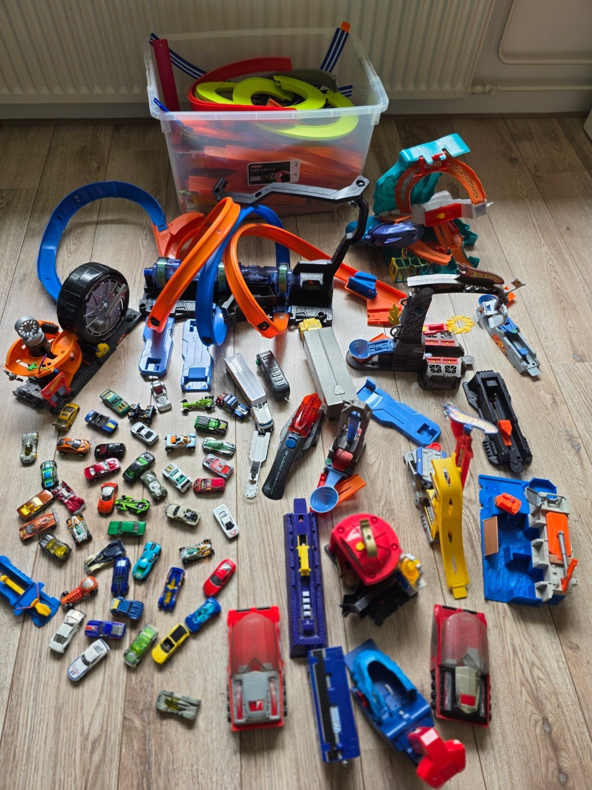 HOTWEELS veel!!!! Grote bak banen, Ophalen, Gebruikt, Handmatig, Hot Wheels