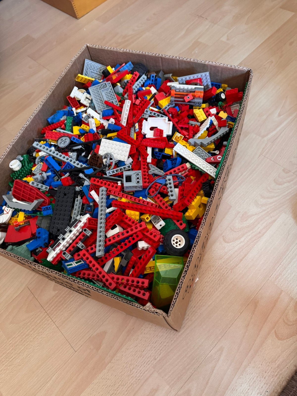 10 kilo Lego ongesorteerd., Inclusief minifiguren, Gebruikt, Lego, Ophalen of Verzenden