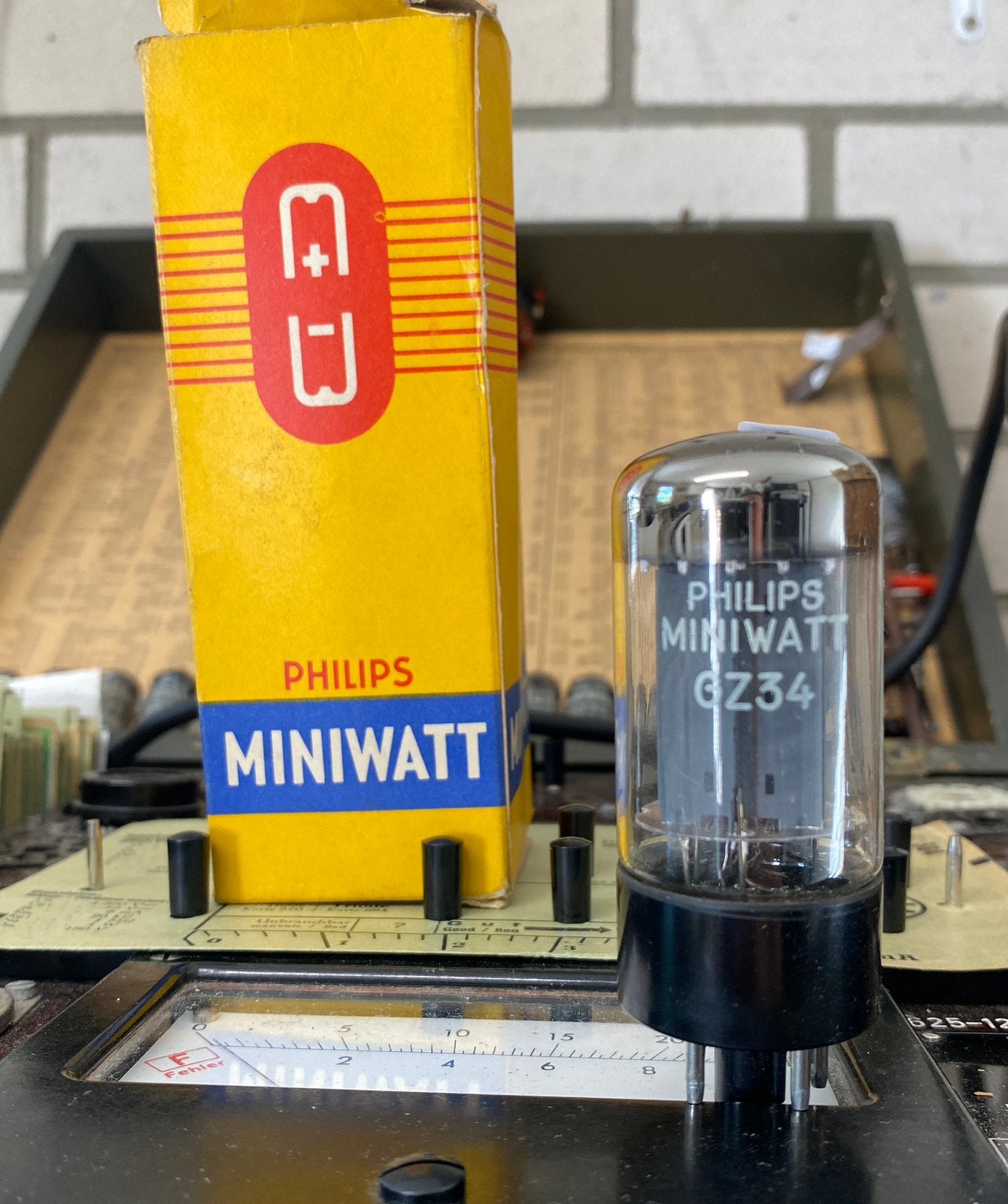 GZ34 Mullard met Philips Miniwatt logo nos, Ophalen of Verzenden