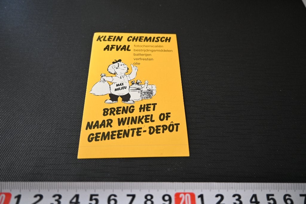 sticker klein chemisch afval breng naar winkel of gemeente d, Ophalen of Verzenden, Zo goed als nieuw