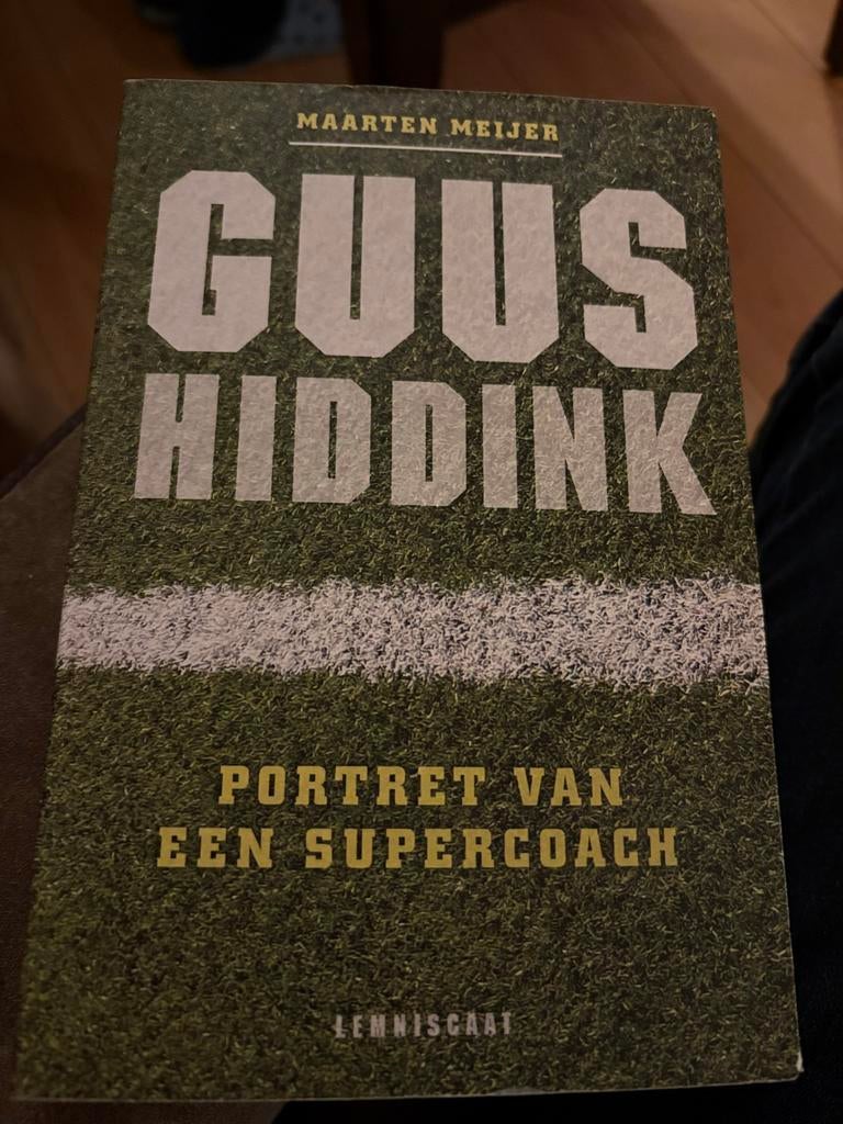 Guus Hiddink: Portret van een Supercoach, Boeken, Ophalen of Verzenden, Zo goed als nieuw, Sport