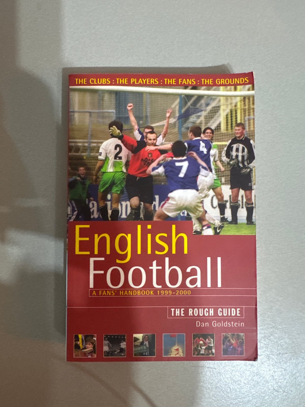 English Football: A Fans' Handbook 1999-2000 - The Rough Gui, Boeken, Ophalen of Verzenden, Gelezen, Balsport