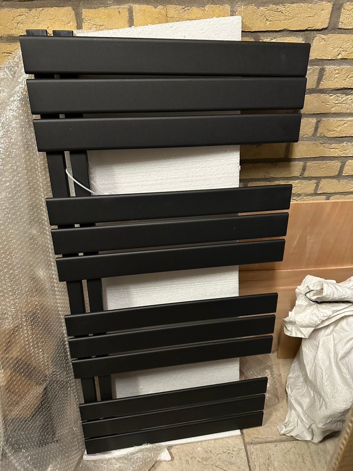 Nieuwe handdoekradiator badkamer zwart, Ophalen, 500 tot 800 watt, Radiator, Nieuw