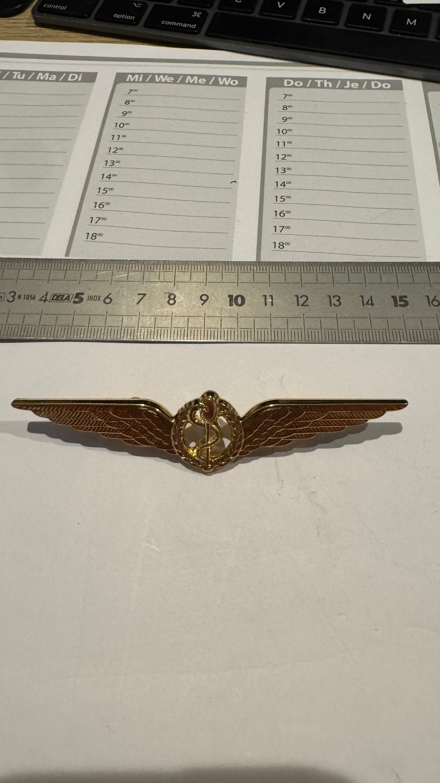 Vliegerwing luchtmacht klu vliegerarts 2, Ophalen of Verzenden, Luchtmacht, Nederland, Embleem of Badge