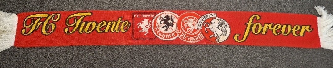 Fc Twente Forever sjaal oude club logo's, Ophalen of Verzenden, Gebruikt, F.C. Twente, Vaantje of Sjaal