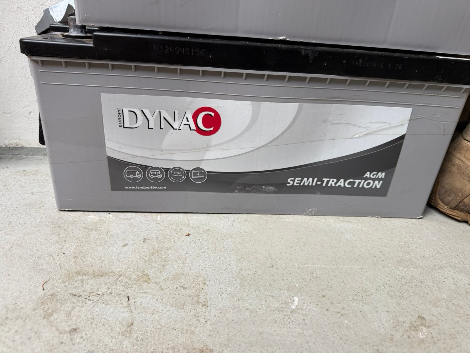 Dynac AGM semi traction 12V 140ah, Gebruikt