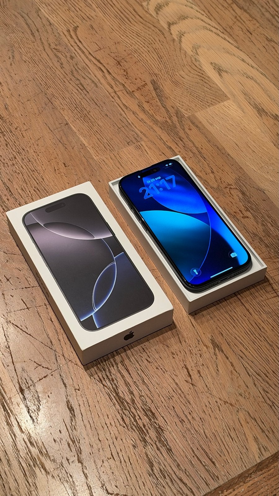 iPhone 16 Pro 256GB Zwart Titanium - Nieuw OLED scherm