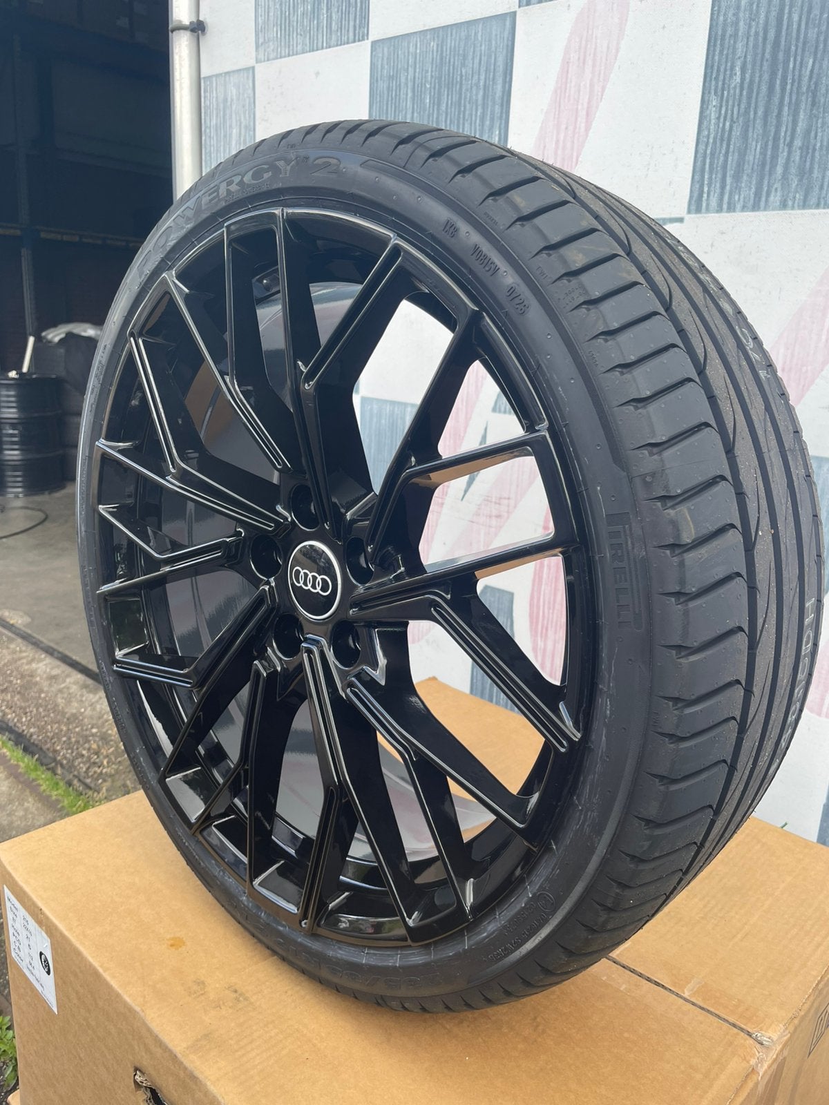 19 inch Audi A3 A4 B9 B10 velgen 5x112 + pirelli 235 35 19, 19 inch, Banden en Velgen, Nieuw, Ophalen of Verzenden