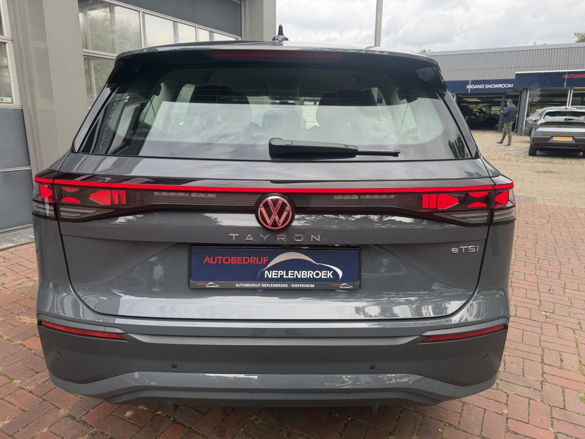Volkswagen Tayron 1.5 eTSI R-Line Edition 7p Bj 2025 Km 20.0, Auto's, Dealer onderhouden, Euro 6, 4 cilinders, Bedrijf