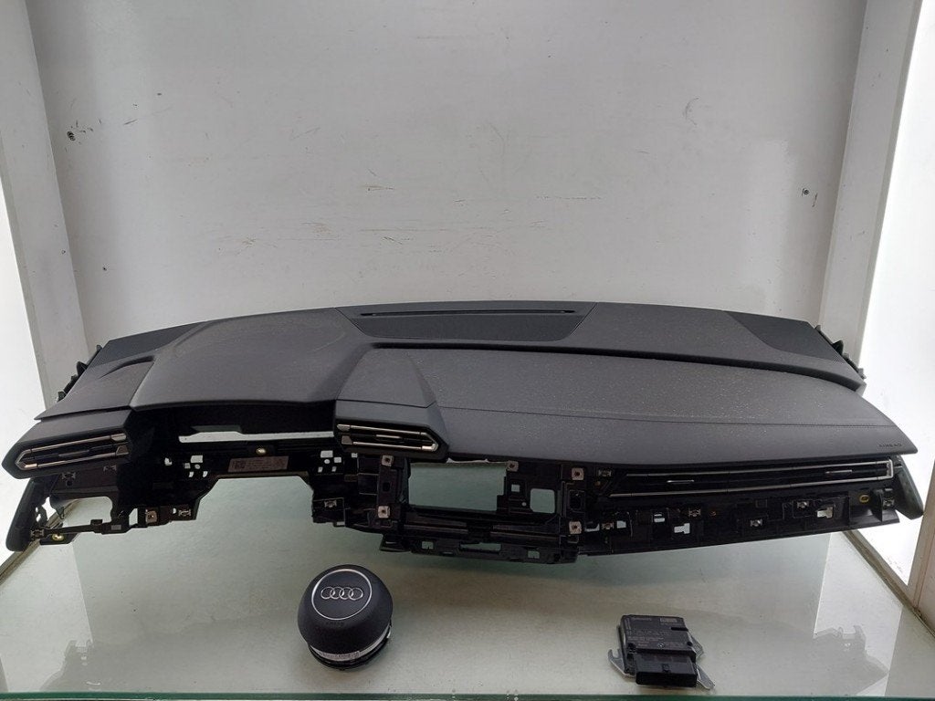 Airbag Set + Dashboard Audi A3 Sportback (8YA) 8Y0880201E, Gebruikt, Auto-Union-Straße  1, Ingolstadt 85057, , Duitsland, Info@audi.de