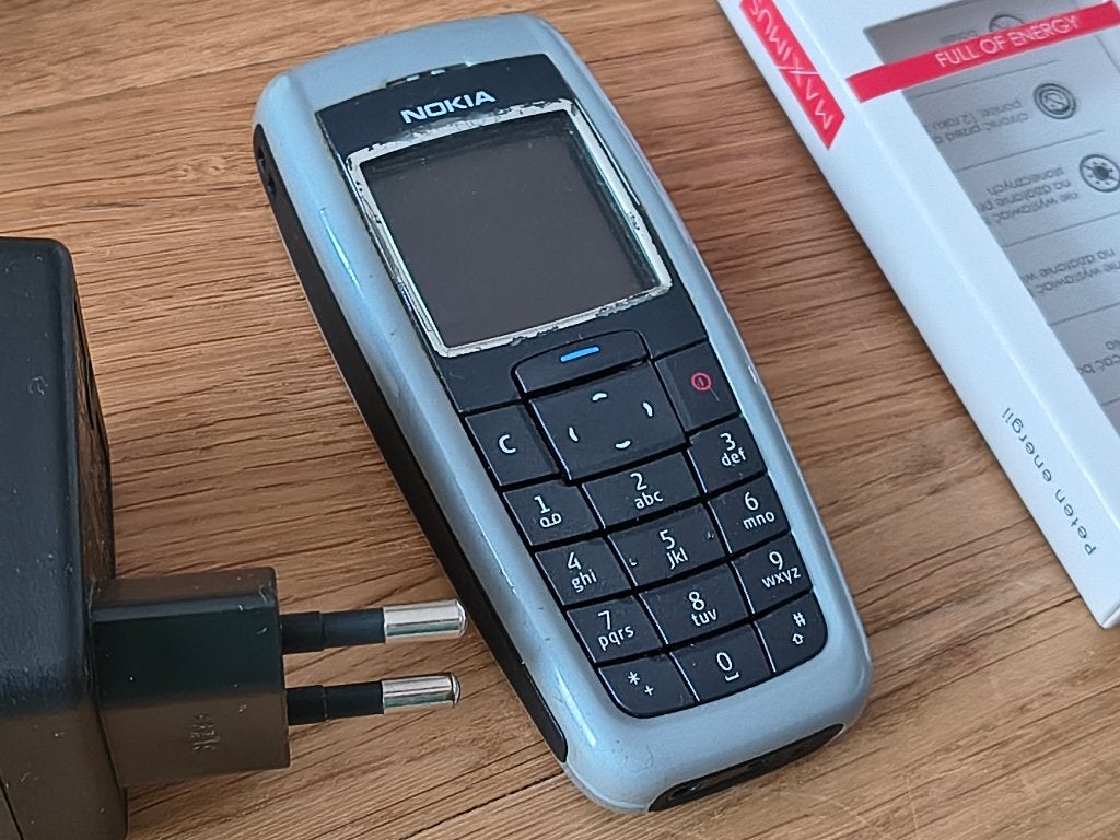 Klassieke vinted Nokia 2600–Simlockvrij+Nieuwe Accu & Lader, Telecommunicatie, Geen camera, Ophalen of Verzenden, Zo goed als nieuw