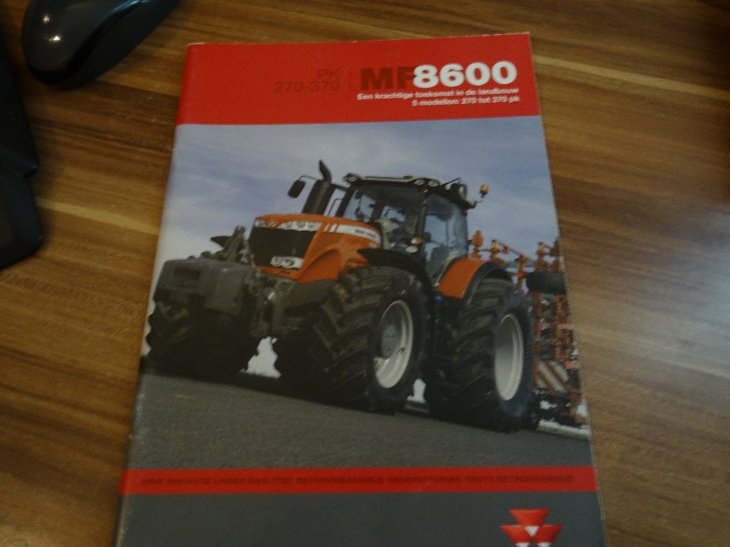 Massey ferguson 7600/en 8600 folders, Ophalen of Verzenden, Zo goed als nieuw, Folder