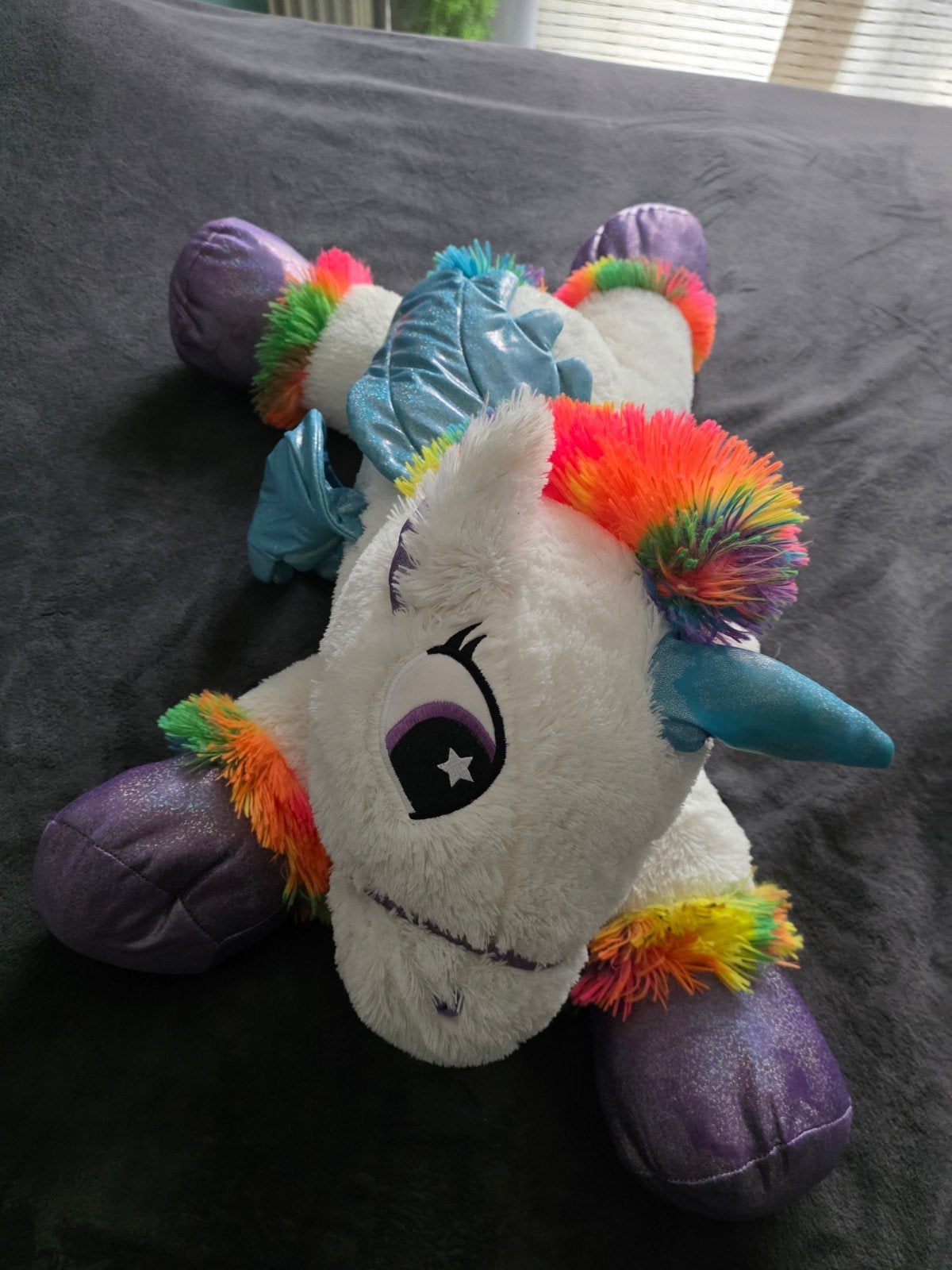 Grote eenhoorn knuffel met regenboog manen en staart, Eenhoorn, Ophalen of Verzenden, Zo goed als nieuw, Middelgroot (20 tot 80 cm)