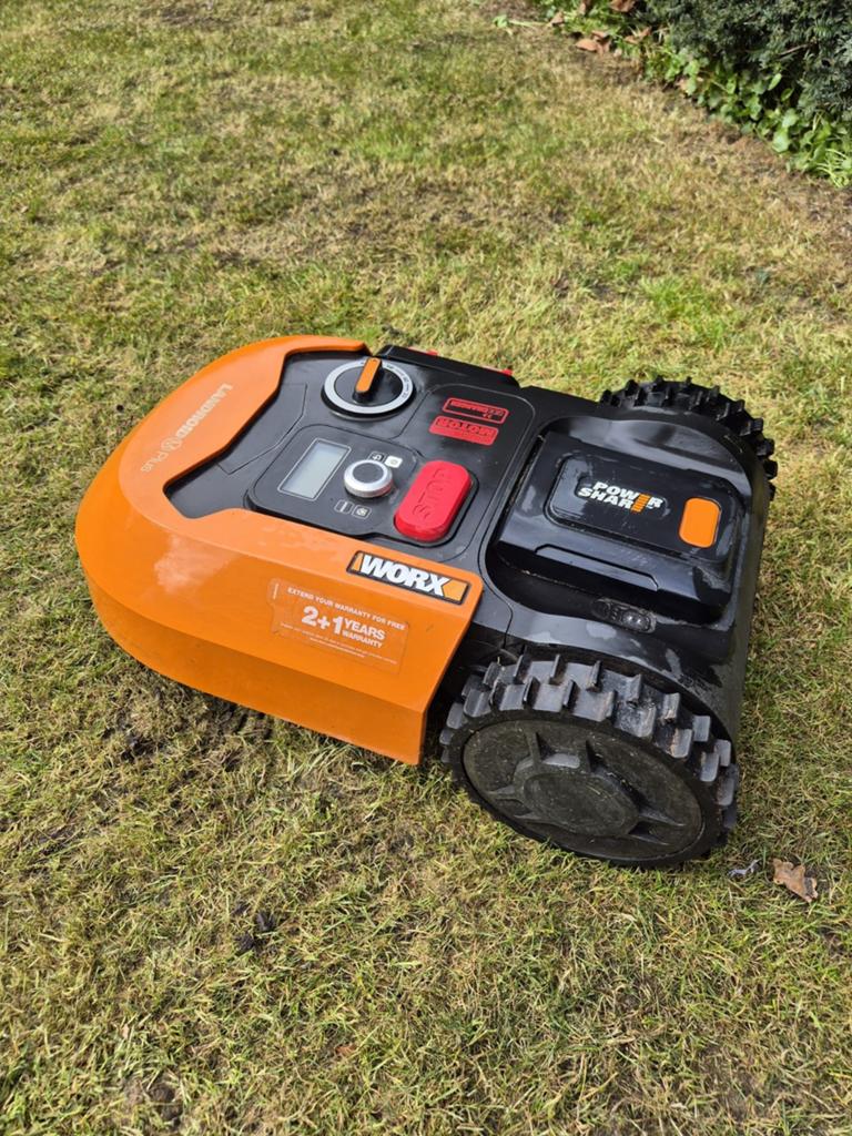 Worx Landroid WR165E robotmaaier nwe zware accu 4ah, Ophalen