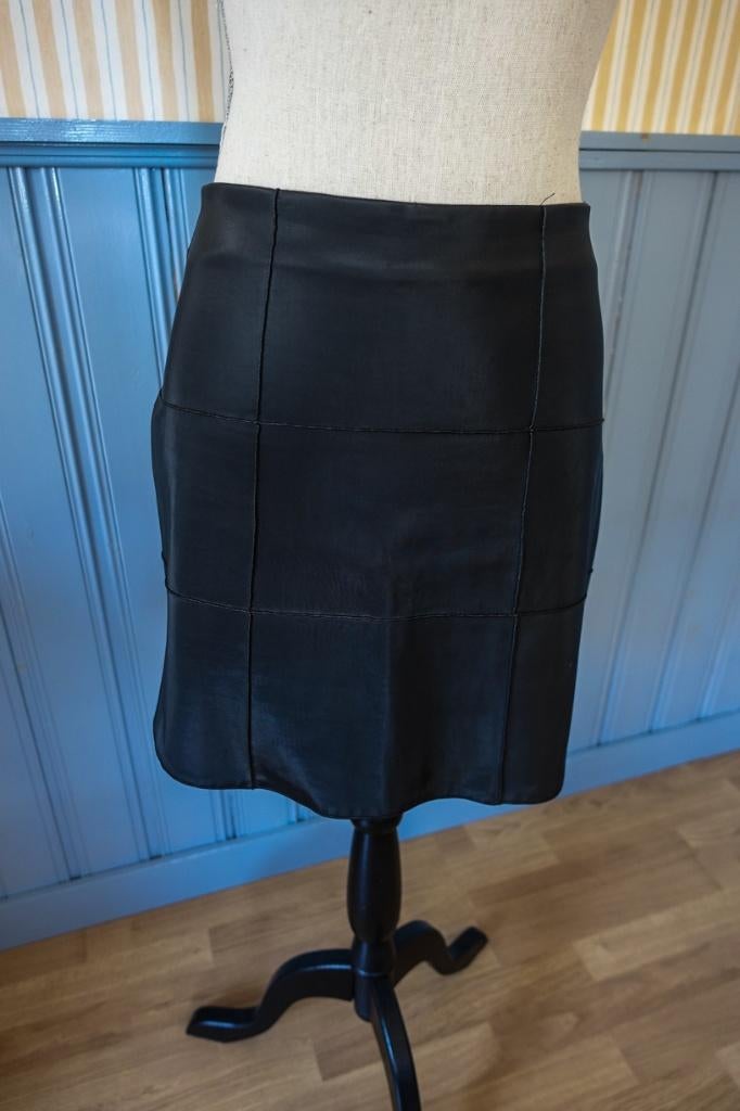 zwarte stijlvolle kunst leren kinky rok van JNY JNY nl 36, Zwart, Ophalen of Verzenden, Zo goed als nieuw, Maat 36 (S)