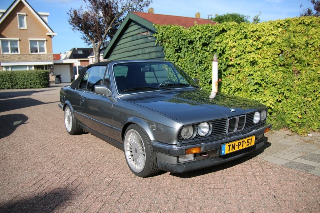 BMW 3 Serie Cabrio 320i | Schroefset | Net dak! | Nieuwe uit, Auto's, 127 pk, Achterwielaandrijving, Zwart, Cabriolet